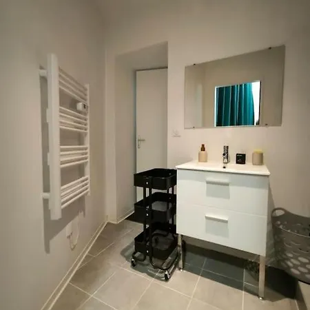 Апартаменты Bel Appt-quartier Des Halles-2 Pers-animal Accepte *